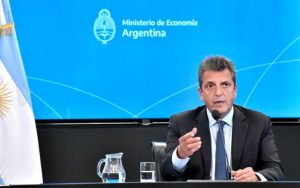 Massa ordenó investigar la compra de bonos de la deuda