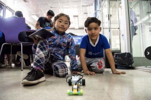 Comienzan los talleres de verano de robótica educativa en cuatro distritos de la ciudad
