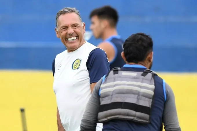 Los once de Miguel: el DT canalla tiene en la cabeza un equipo para el debut