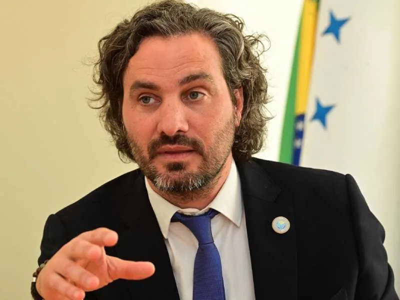 Cafiero criticó la "inoperancia" de Macri, quien cuestionó a los invitados a la Celac
