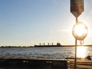 Sábado con cielo parcialmente nublado y una máxima pronosticada en 38 ºC