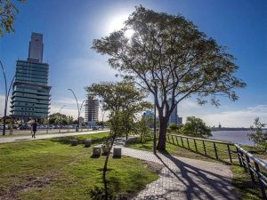 Domingo de sol agradable en Rosario y una semana que irá cambiando