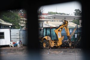 Un grupo de vecinos salió a cuestionar la construcción de un McDonald's en el parque Independencia