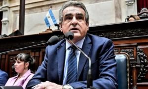 Rossi aseguró que el oficialismo puede llevar "dos o tres fórmulas" a las Paso