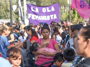 Ni Una Menos: el grito se replicó como cada año y esta vez fue de boca en boca por la ribera central