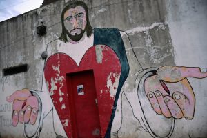 No hay institución que se salve: balearon la capilla y comedor del padre Montaldo en barrio Ludueña