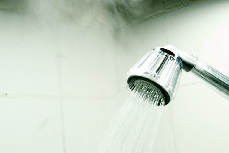 Ducha De Lluvia: El Secreto Para Un Baño Rápido Y Refrescante
