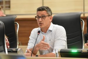 Ciro Seisas: “El Senado está lleno de mugre y voy a ir a limpiarlo“