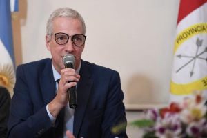 Dionisio Scarpín aún no decidió si sigue en el Senado nacional o asume como diputado provincial