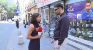 España: la Policía detuvo a un hombre por agredir sexualmente a una periodista en vivo