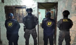 En un año de trabajo la Agencia de Control Policial detuvo a 59 policías y realizó 118 allanamientos