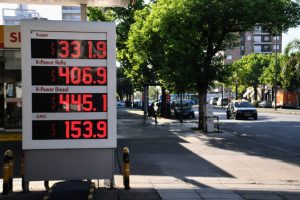 Shell y Axion volvieron a subir el precio de los combustibles