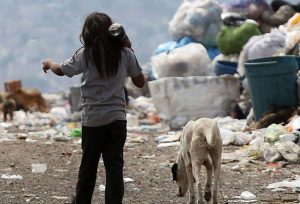 Informe de la Universidad Católica: sin planes sociales, la pobreza en la Argentina llegaría al 49%