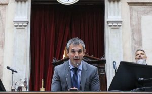 El oficialismo buscará sesionar este miércoles en el Congreso para darle media sanción a la Ley Ómnibus