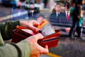 Caída la ley ómnibus, el gobierno suma vagones a su tren del ajuste sobre los que menos tienen