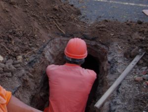 Aguas Santafesinas pidió la expulsión de dos empleados de una empresa contratada por querer estafar a un vecino