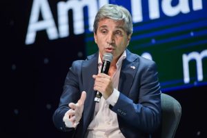 Caputo: "Están bajando los precios y la inflación de marzo fue del 10%"