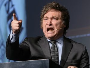 Milei y su libertad de expresión: ataque a periodistas y al derecho a la comunicación