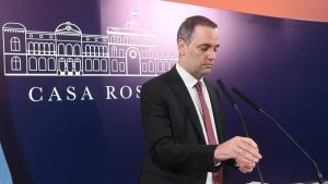 "Fundamentalistas del atraso": el gobierno sacudió duro a gremios y anunció que descontará el día