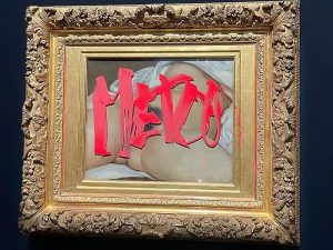 Una artista escribió "Me Too" con pintura roja en la célebre obra "El origen del mundo"