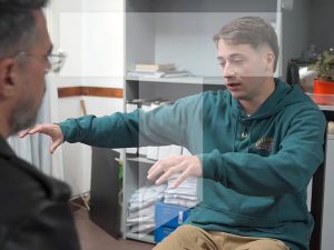 A qué hora y cómo ver en vivo la primera entrevista a Máximo Thomsen