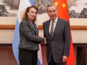 Insólita frase de Mondino sobre la presencia de militares en la base espacial de China en Neuquén: “Son chinos, son todos iguales”