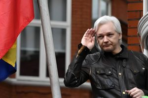 Histórico: Assange acepta declararse culpable a cambio de la liberación