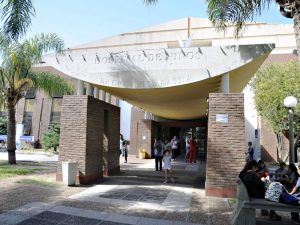 Una niña de 4 años recibió un disparo en el tórax cuando se trasladaba en moto con su madre