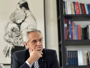 Alberto Fernández quiere prohibir la difusión de sus fotos y videos y que se eliminen los que se publicaron