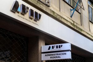 La Afip detectó a un monotributista millonario, dueño de un avión y un barco