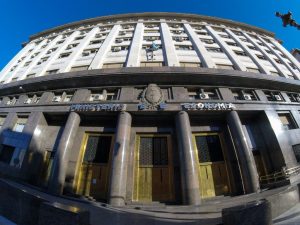 Nuevo informe denuncia que el ajuste recae en jubilados y universidades, y completan las provincias