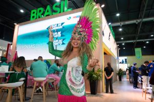 Prevén aumento de la demanda de vuelos a Brasil para el verano y una cantidad récord de asientos