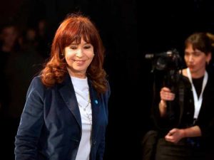 Cristina Fernández de Kirchner sorprendió con una carta de autocrítica sobre los errores del peronismo