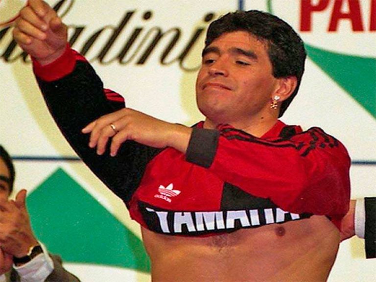 “Con la de Newell's quedó en mi memoria”, hace 33 años, Maradona volvía al fútbol argentino y se ponía la camiseta de la Lepra