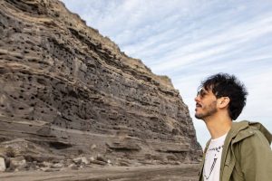 Lisandro Aristimuño regresa a Rosario para presentar “El rostro de los acantilados”