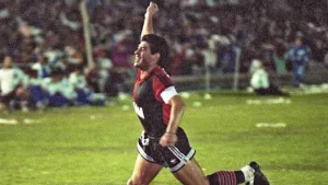"Esta camiseta la usó Maradona", hace 32 años, el 7 de octubre de 1993, Diego debutaba en Newell’s y nacía “un amor para toda la vida”