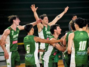 El campeón tuvo un gran segundo tiempo y está en semifinales