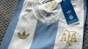 La camiseta homenaje que podría utilizar la Selección ante Paraguay