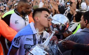 Thiago Almada, tras la obtención de la Copa Libertadores: “Uno de los partidos más importantes de mi vida”