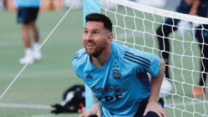 Messi llegó a Argentina para afrontar la doble fecha de Eliminatorias con la Selección