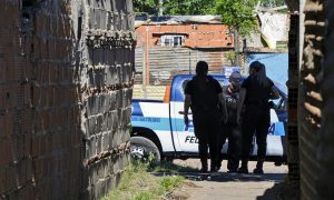 Crimen en un pasillo de zona sudoeste: mataron a un joven de 21 años de un tiro en la cabeza