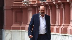 Sturzenegger: "Estamos implementando la motosierra profunda"