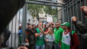 El gobierno despedirá a los trabajadores de ATE que realizaron un paro en el Registro Automotor