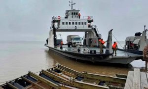 Buscan a sargento del Ejército desaparecido en el Paraná cuando se hundió la balsa en la que hacían maniobras