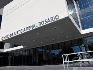 Tres jóvenes imputados por una balacera en zona oeste que terminó con un herido