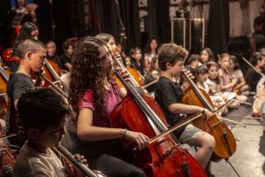 El método Suzuki celebró sus 25 años de formación musical con un concierto en La Comedia