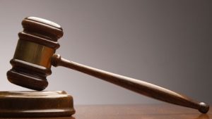 Condenan a 10 años de prisión y a pagar 6 millones de pesos a un hombre por la explotación laboral de dos mujeres en un tambo 