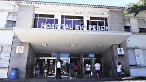 Murió el hombre que estaba internado en terapia intensiva tras ser atacado por 150 avispas