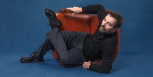 El siempre alternativo Kevin Johansen junto a El Feng Shui Project presentan “Quiero mejor” en el teatro La Comedia