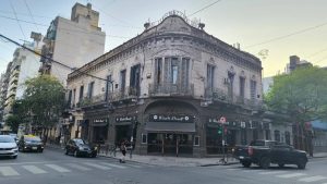 Así está hoy la esquina de Santa Fe y Roca